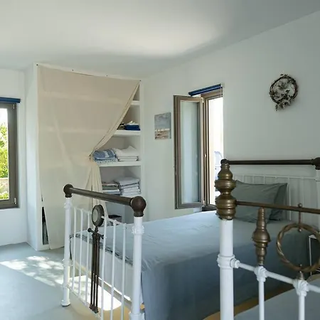 Aetolithi House