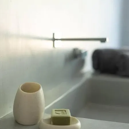 Oikia Aetolithi Fichti