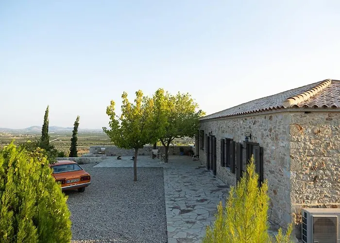 Oikia Aetolithi * Fichti