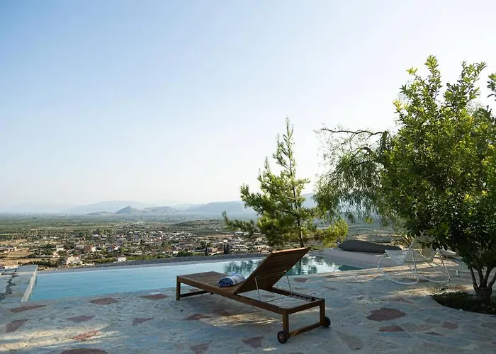 Oikia Aetolithi Villa