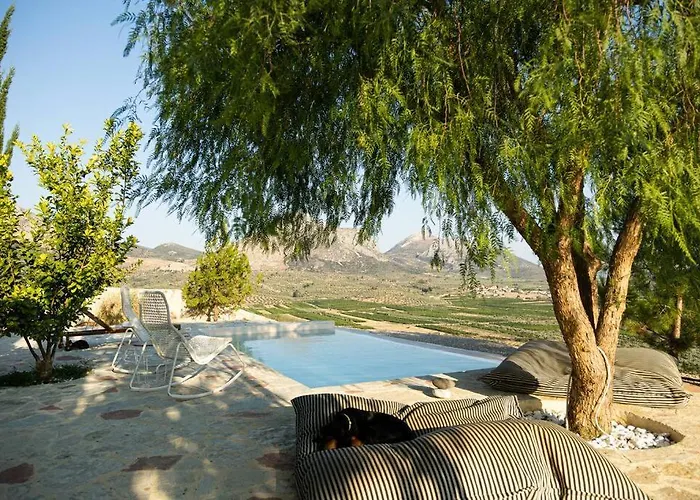 Oikia Aetolithi Villa *